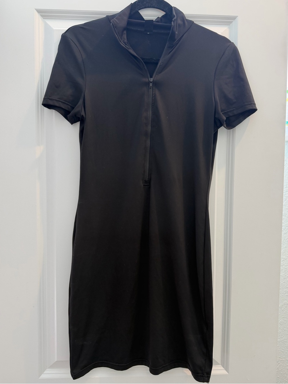 SHEIN Black Short Sleeve Zip-Front Swim Coverup Dress